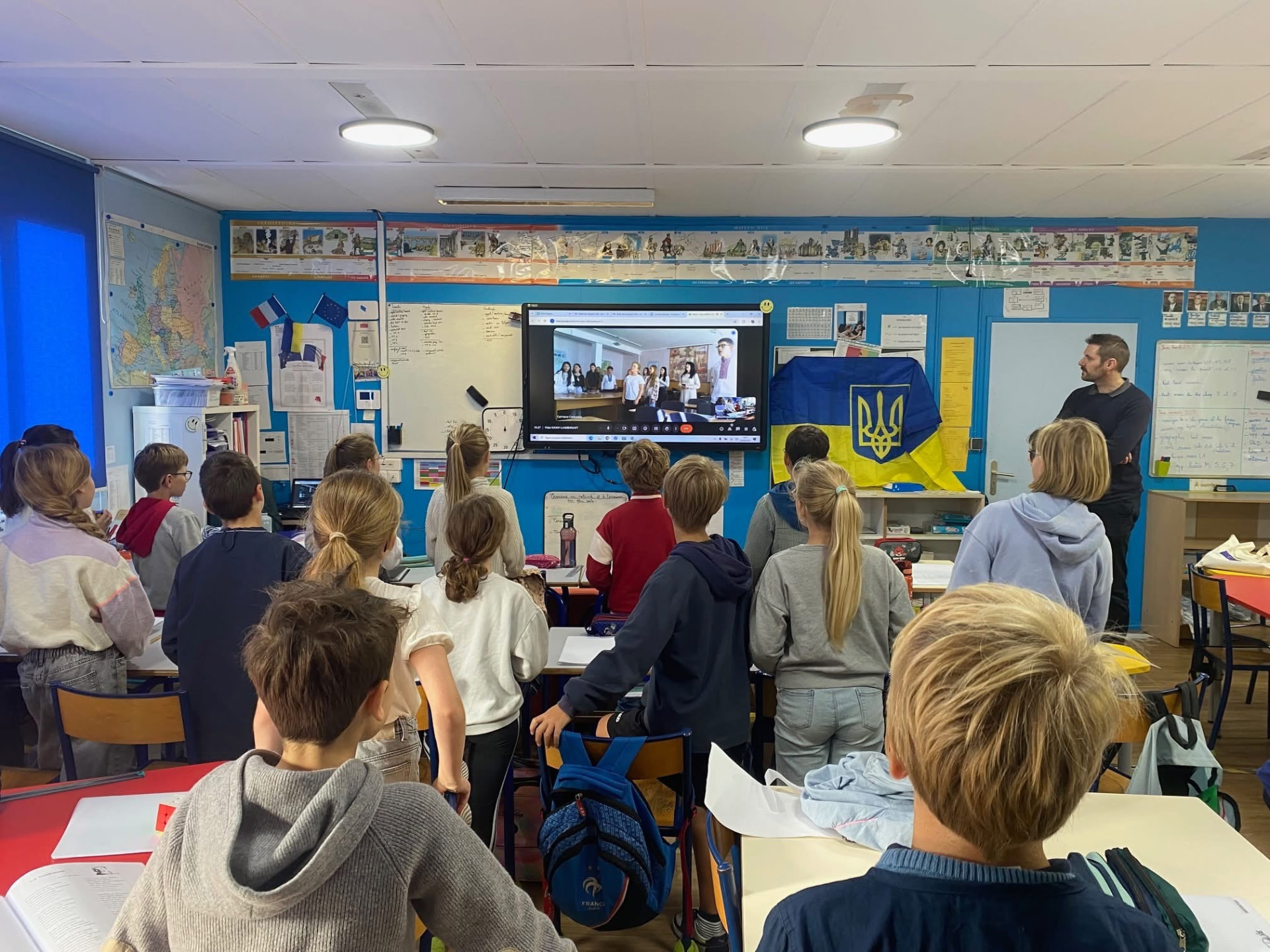 Les élèves en visioconférence avec l’école partenaire à Kaniv