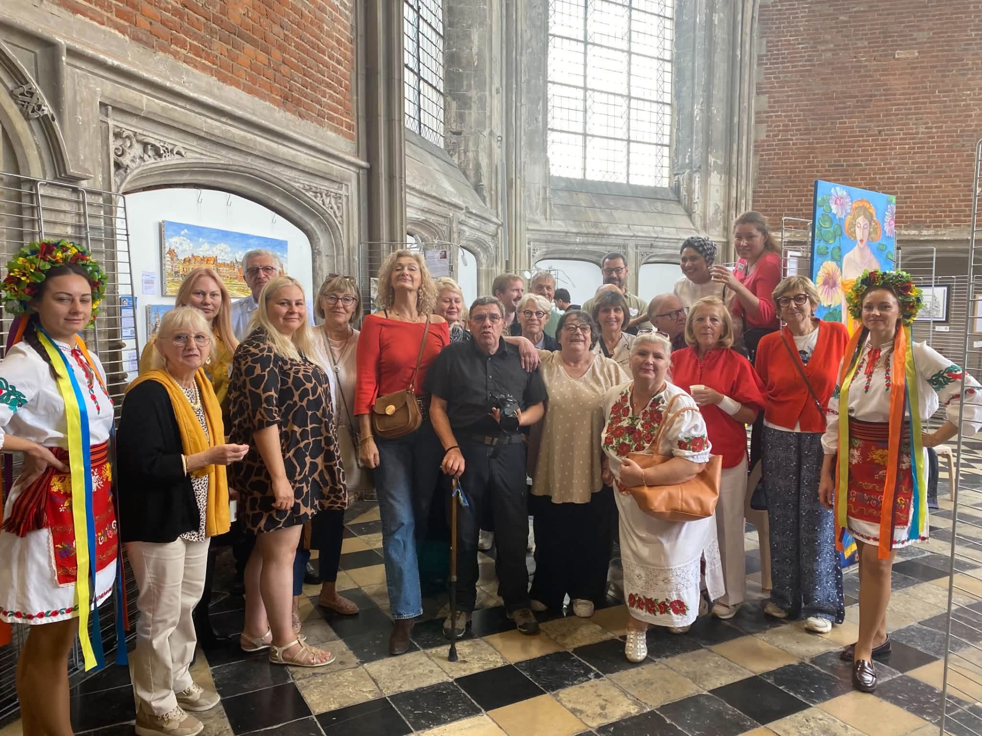 Photo de groupe lors de l’exposition GAIL au palais Rihour.