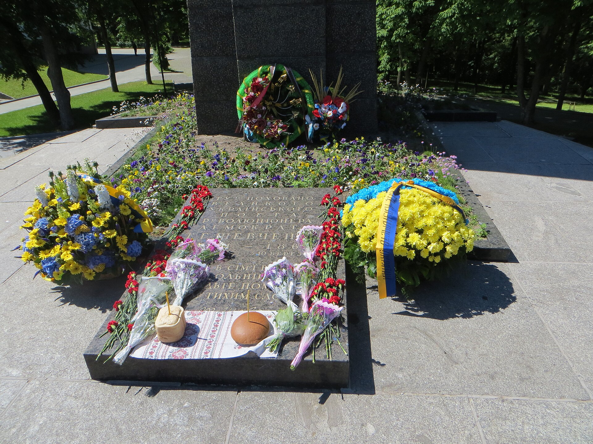 Le monument de Taras Chevtchenko sur la colline de Tchernetcha, à Kaniv